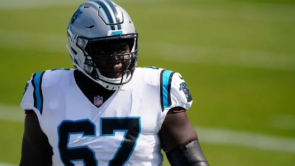 NFL: John Miller, guardia titular de Panthers, colocado en lista de reserva/Covid-19
