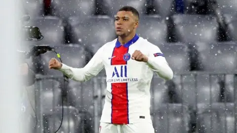 Mbappé, 'el ideal' para promover la vacunación contra el Covid-19 en jóvenes de Francia