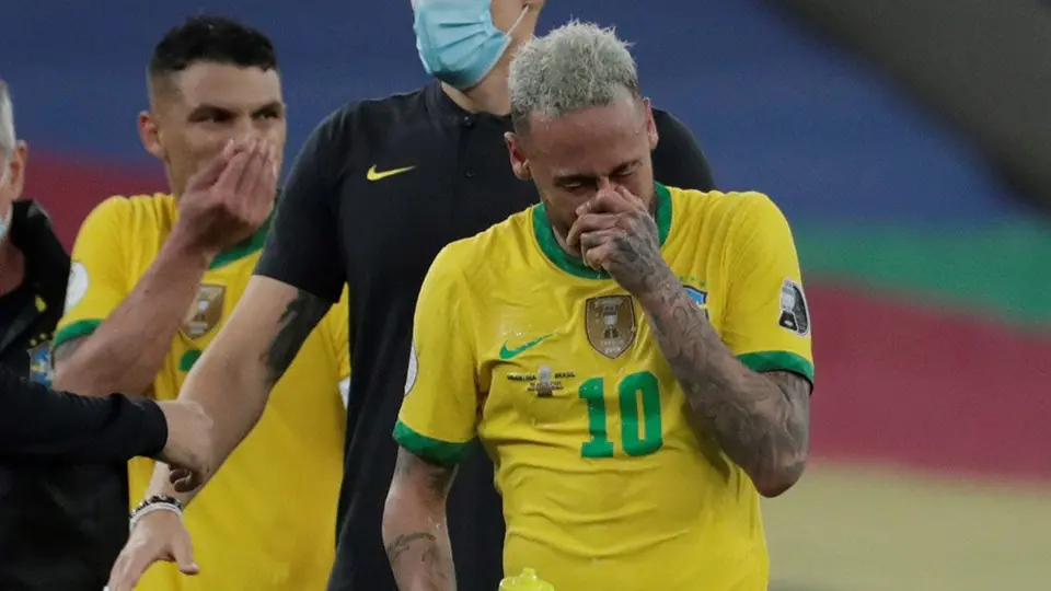 Copa América: Neymar no pudo contener el llanto tras la derrota; se quitó su medalla