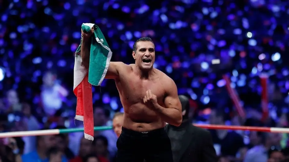Alberto El Patrón promete asesoría legal y servicio médico digno a sus luchadores
