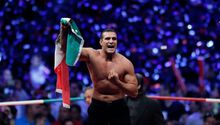 Alberto El Patrón promete asesoría legal y servicio médico digno a sus luchadores