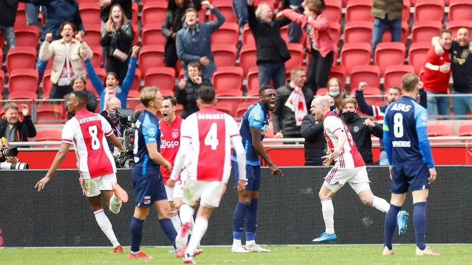 Edson Álvarez: Ajax venció al AZ Alkmaar y está a un triunfo del título de Liga