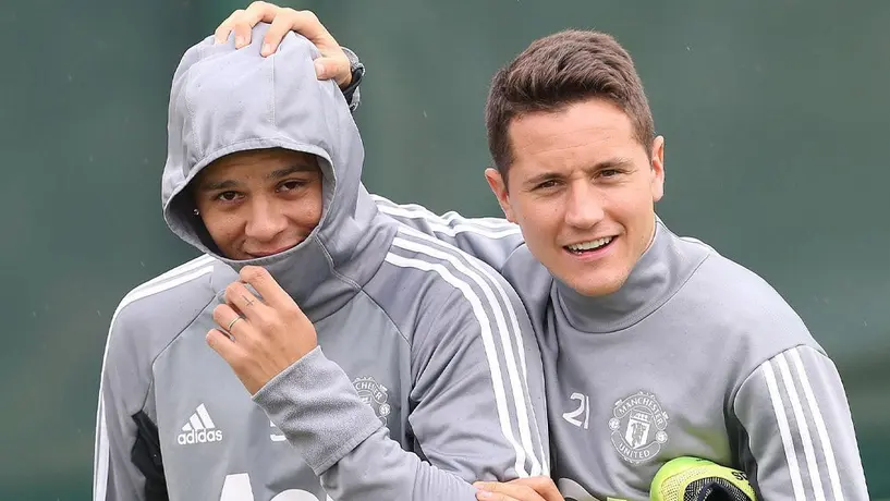Ander Herrera trolleó a Marcos Rojo por usar extintor en la pelea de Boca Jrs