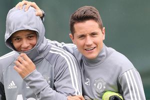 Ander Herrera trolleó a Marcos Rojo por usar extintor en la pelea de Boca Jrs