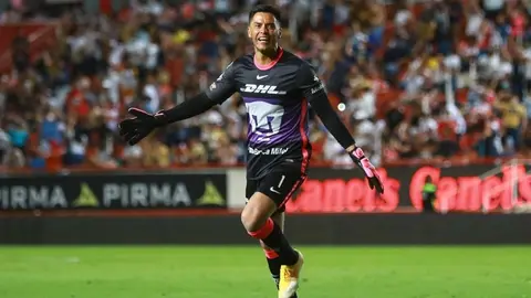 Alfredo Talavera: Evitó pastelazo de cumpleaños con espectacular reacción