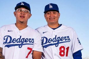 Julio Urías y Víctor González: Estuvieron juntos en mismo juego por segunda vez en su carrera