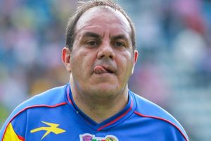 Cuauhtémoc Blanco marcó golazo en 'cascarita' con el embajador de Qatar