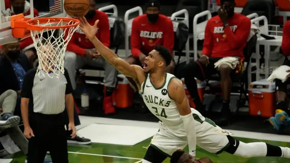 NBA: Milwaukee Bucks firmó un partido redondo y destrozó a Atlanta Hawks