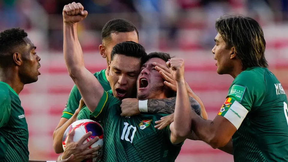 Golazo de Roger Martínez no impidió igualada agónica de Bolivia ante Colombia