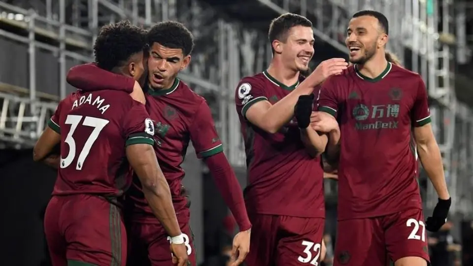 Raúl Jiménez: Wolverhampton terminó con su mala racha con triunfo ante el Fulham