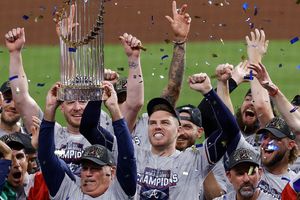 Serie Mundial: Astronauta celebró el título de los Bravos de Atlanta en el espacio