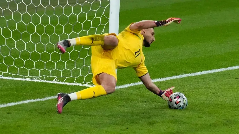 PSG: Donnarumma se tatúo la Euro 2020