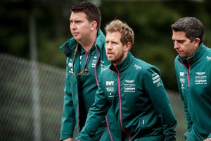 Vettel y Mick Schumacher jugaron 'cascarita' durante parón en GP de Bélgica