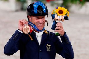 Tokio 2020: Andrew Hoy, jinete australiano, ganó medalla olímpica a los 62 años de edad