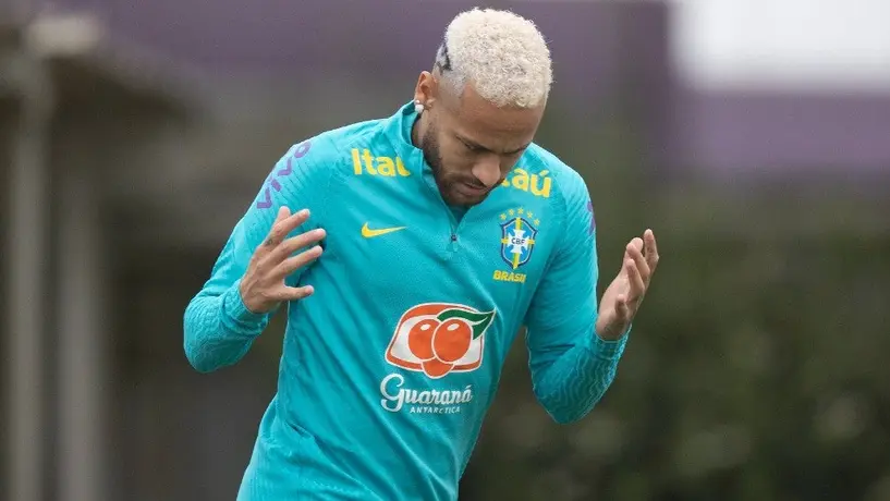 Neymar sorprendió con nuevo 'look' de Batman en concentración de Brasil