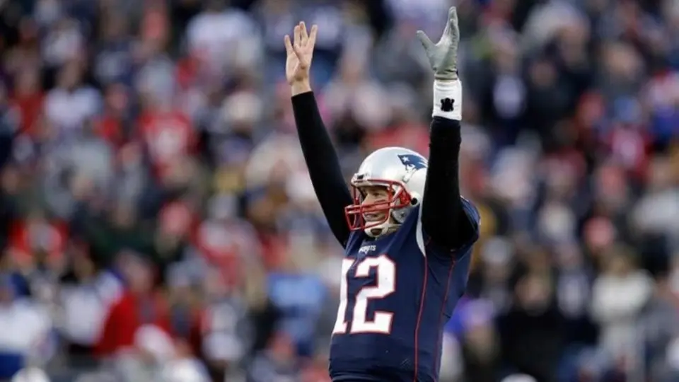 Tom Brady: Tarjeta autografiada de novato fue vendida por una cifra récord