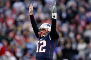 Tom Brady: Tarjeta autografiada de novato fue vendida por una cifra récord