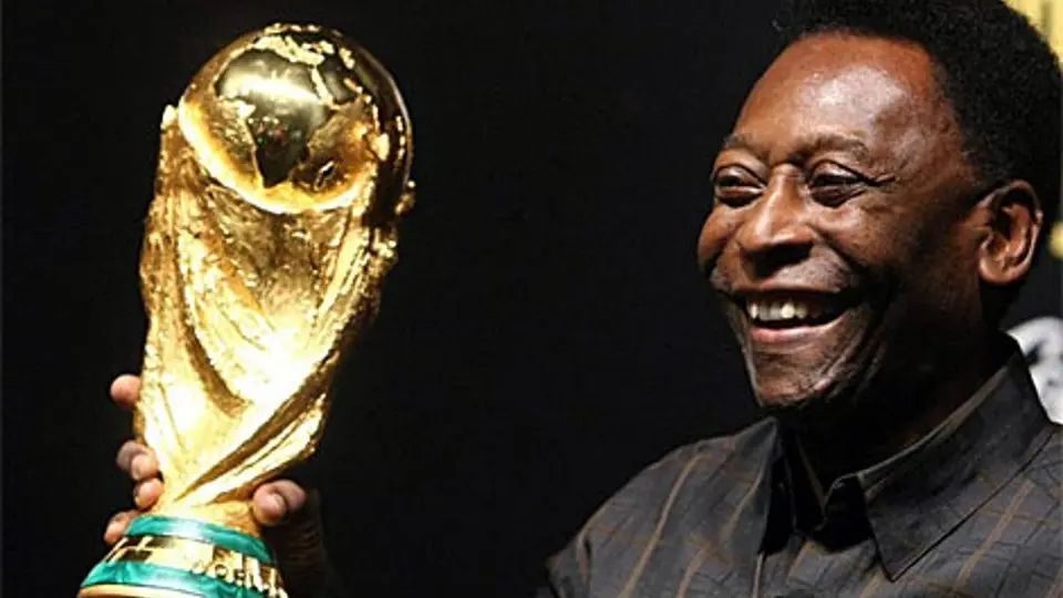 Pelé felicitó a Messi por su récord de máximo goleador en Selecciones