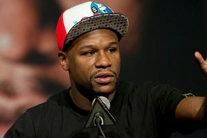 Floyd Mayweather ofreció recompensa de 100 mil dólares tras sufrir robo en su casa