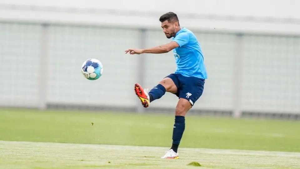 Tecatito Corona: AC Milan habría preguntado por los servicios del mexicano