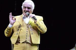 Vicente Fernández: Su estado de salud es grave, pero estable en cuanto a signos vitales
