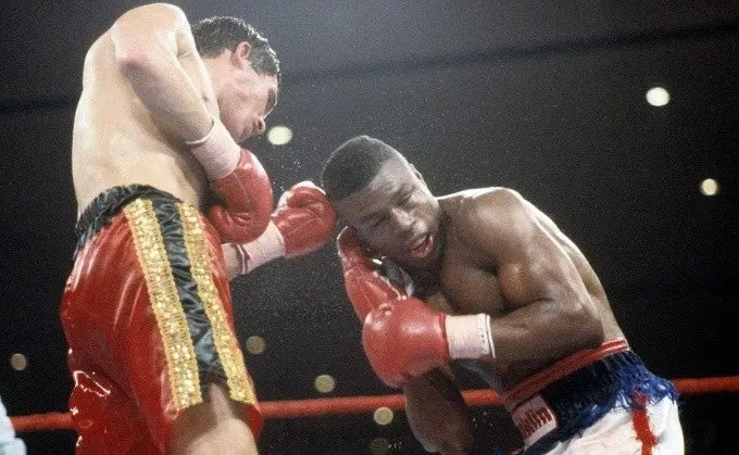Julio César Chávez en pelea contra Meldrick Taylor l redes