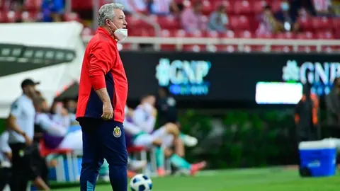 Vucetich no descarta manipulación a afición de Chivas para 'fuera Vuce'
