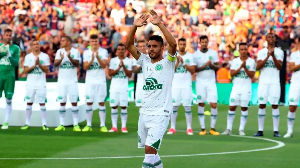 Alan Ruschel, sobreviviente del accidente aéreo, demandó al Chapecoense