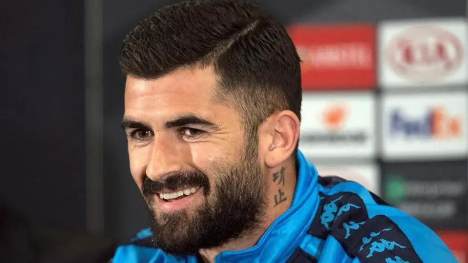 Serie A: Elseid Hysaj, amenazado por ultras fascistas del Lazio por cantar canción partisana
