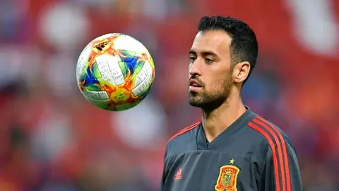 España: Sergio Busquets dio positivo por Covid-19