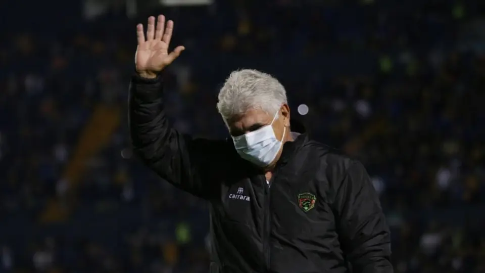 Tuca Ferretti: Sancionado con tres partidos y multa económica por comentarios homofóbicos