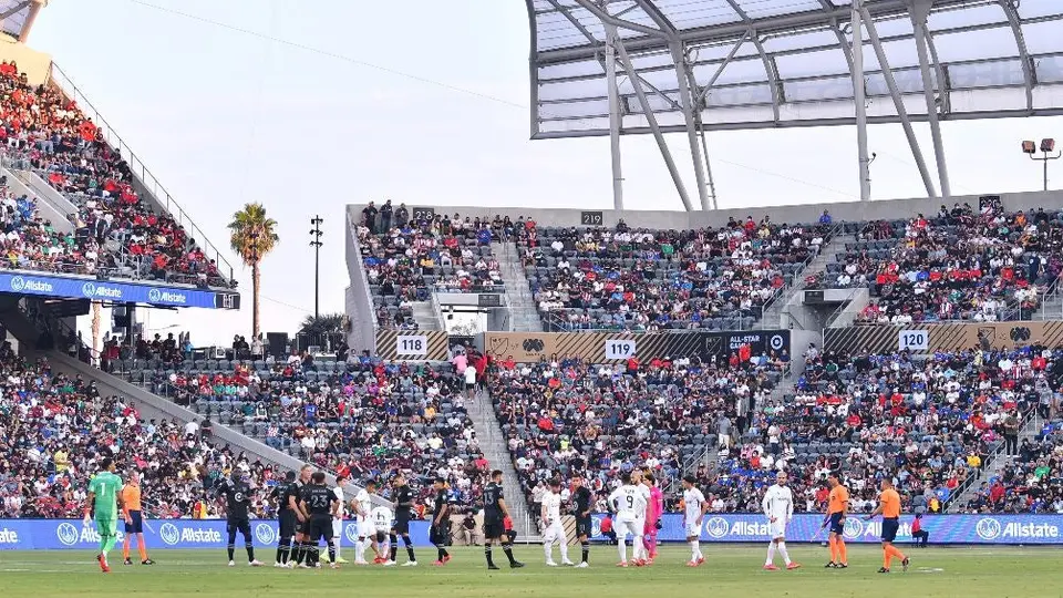Juego de las Estrellas entre Liga MX y MLS fue detenido por grito homofóbico