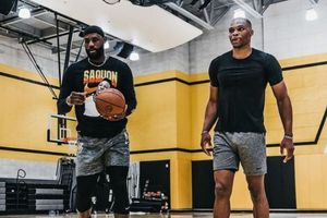 LeBron James bromeó con Russell Westbrook: 'No creo que esto funcione'