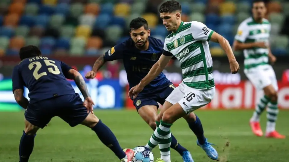 Tecatito Corona: Fue titular en empate del Porto en clásico ante Sporting