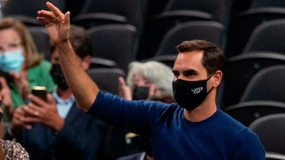 Roger Federer: Reaparece en la Laver Cup 2021 utilizando muletas
