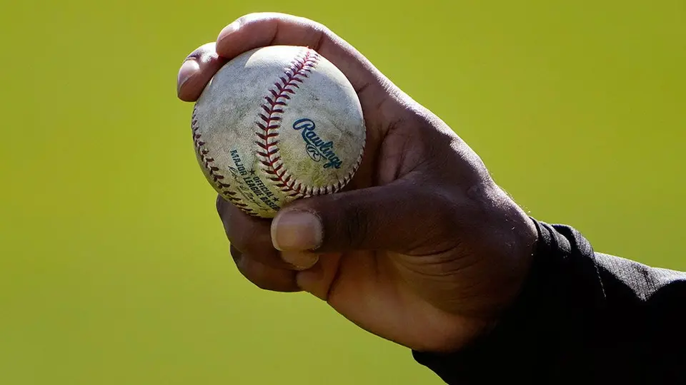 MLB sancionará con suspensiones a pitchers que manipulen bolas con sustancias ilegales
