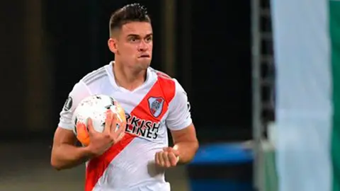 Rafael Borré marcó en victoria de River Plate y dedicó festejo a su natal Colombia