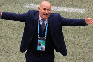 Eurocopa 2020: DT de Rusia se 'burló' de CR7 y destapó refresco en rueda de prensa