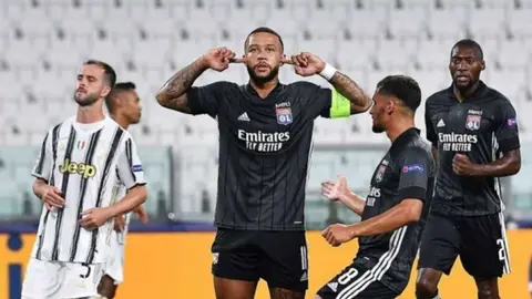 Barcelona: Puso a la venta jersey de Memphis Depay en su tienda en línea