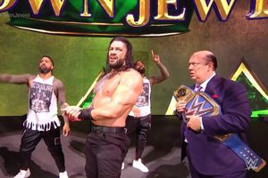 WWE: Roman Reigns derrotó a Brock Lesnar en Crown Jewel