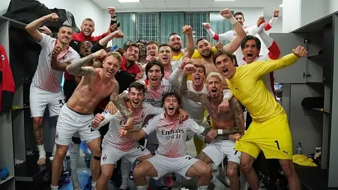 Jugadores del Milan festejaron en grande la clasificación a Champions League