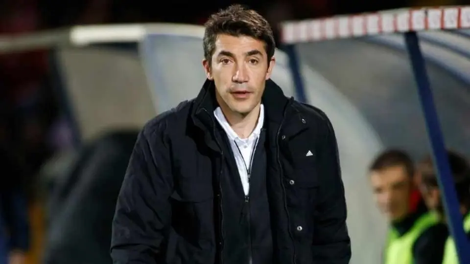 DT de Wolves sobre Jiménez: 'Sabe que tiene esa presión de anotar'