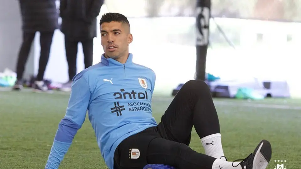 Qatar 2022: Suárez y Cavani arriban a Uruguay para disputar eliminatorias