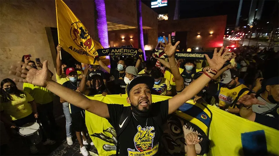 América: Aficionados llevaron serenata previo a la Final de Concachampions