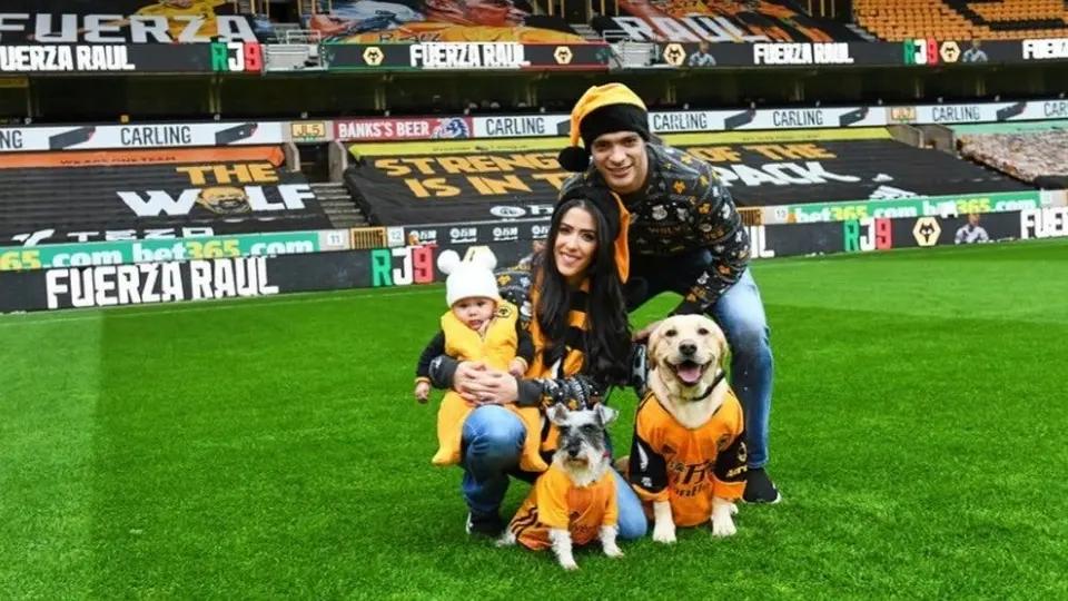 Raúl Jiménez: Daniela Bassom y Arya asistieron al Wolves vs Tottenham