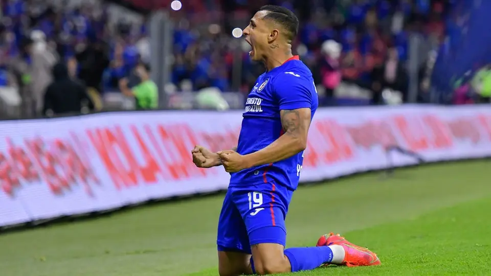 Cruz Azul, sin concretar ofertas formales por Yotún tras Copa América