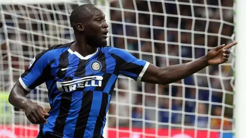 Romelu Lukaku 'reventó' al Manchester United: 'El Inter me sacó de la mie...'