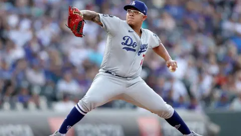 Julio Urías firmó su victoria 12 de la temporada en la MLB