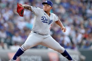 Julio Urías firmó su victoria 12 de la temporada en la MLB