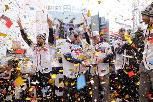 MLB: Braves desfilaron con el trofeo de campeón ante cientos de miles de aficionados en Atlanta
